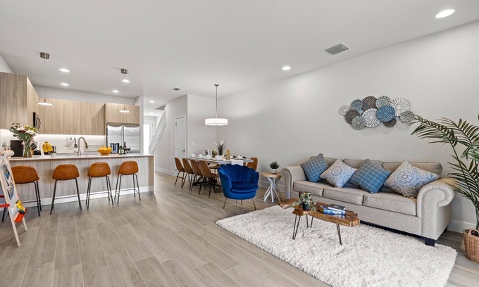 Silver Creek House | 3BR Pool Home + Bonus Lounge w/Daybed WiFi Sleeps 10