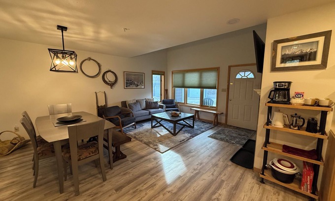 Durango House | 3BR Townhome between Ski Resort and Downtown, Wifi, Pet Friendly
