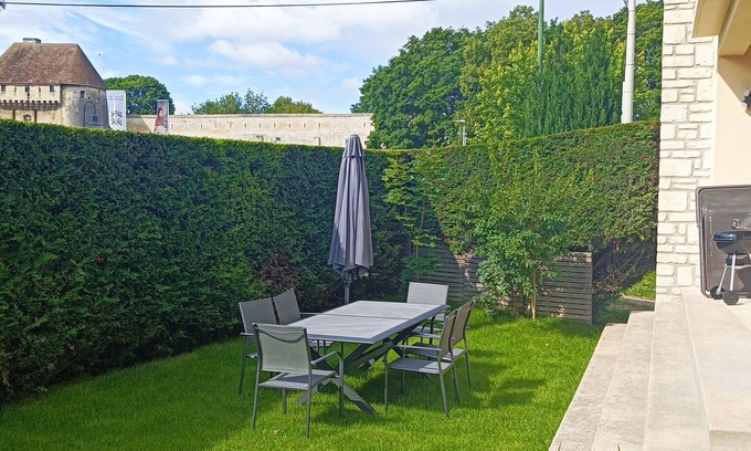 Saint-Julien Apartment | 3D visit available - Renovated house in the center of Caen with parking and garden