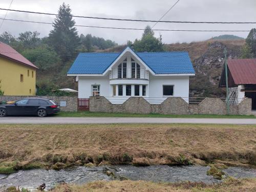 Liptovske Revuce House | 3izbový rodinný dom s krbom