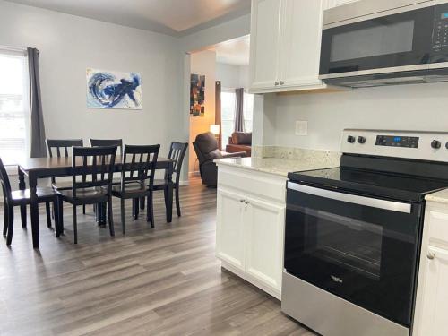 Oneonta Apartment | 3rd Base Apt 1 All Star Baseball Rentals