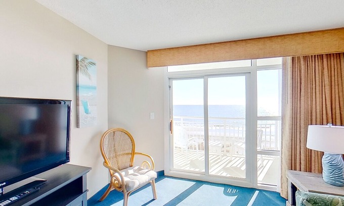 Myrtle Beach Condo | 3rd Floor Ocean View Condo w/ WiFi, Private W/D, AC, Shared Pool/Hot Tub