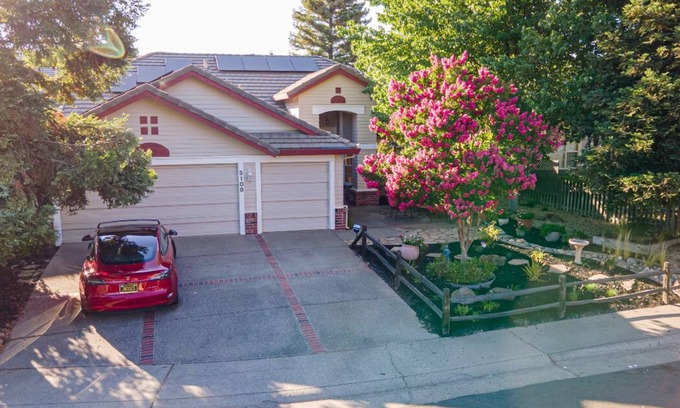 Rocklin House | 4/2 Model Home with EV Charger in Inviting Cul-de-sac