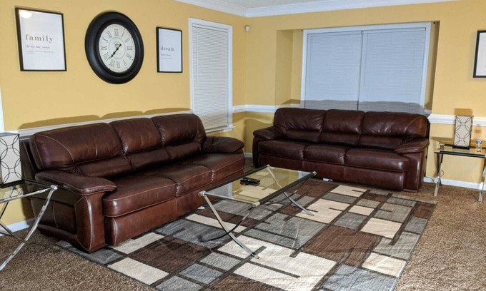 Fredericksburg House | 4 Bdr TH Near Historic Downtown Fredericksburg & Quantico Sleeps 8 more