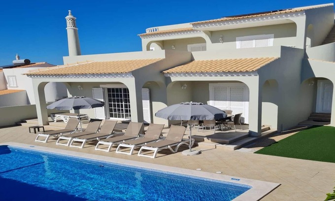 Castelo Villa | 4 bed villa with private pool close to Albuferia