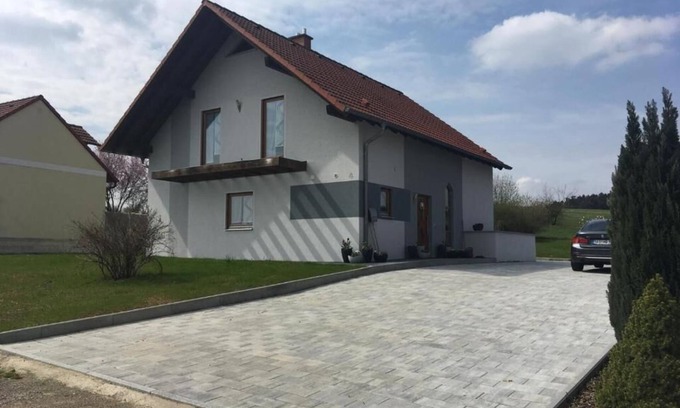 Bruck in der Oberpfalz House | 4-bedroom house with sun terrace and garden in Bavaria, WiFi, free parking