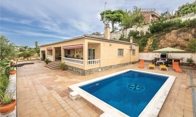 Mont Barbat House | 4 bedroom accommodation in Macanet de la Selva