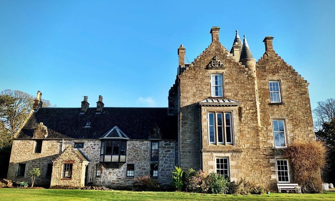 Cardross Cottage | 4 bedroom accommodation in Cardross, Near Helensburgh