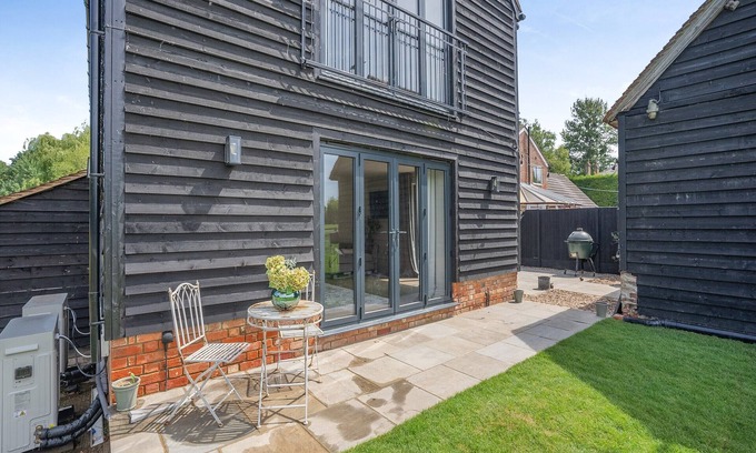 Tring Cottage | 4 bedroom accommodation in Tring