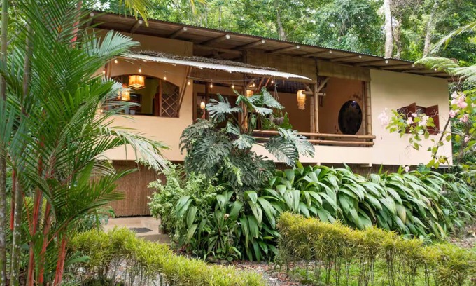 Chiguata House | 4 bedroom Bohemian home. Five minute walk to the beach.