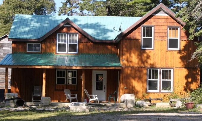 Manitoulin District Cottage | 4 Bedroom Cottage On Manitoulin Island, Ontario