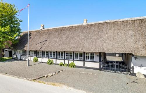 Samsø House | 4 Bedroom Cozy Home In Samsø