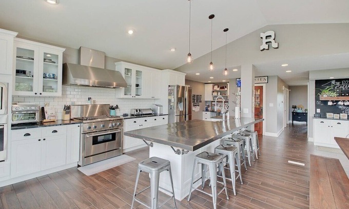 Greenwood House | 4 bedroom executive home with heated Pool!