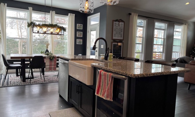Osceola House | 4-bedroom family home in Osceola - close drive to Notre Dame!