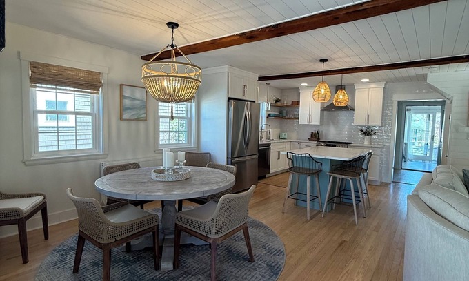 Ocean Park House | 4-bedroom house 5 minutes walk to lovely Old Orchard Beach!