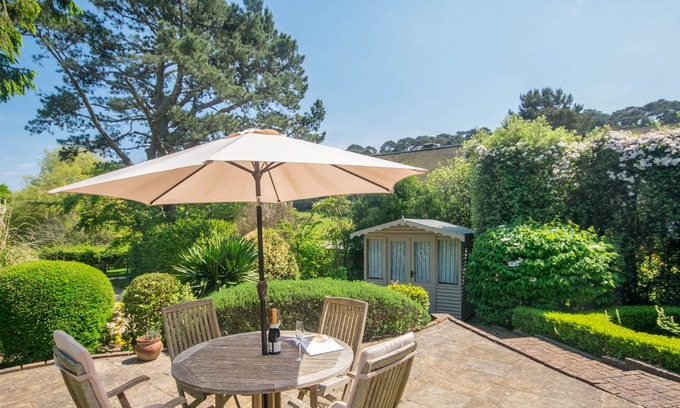 Studland House | 4 bedroom House in Studland - DC070