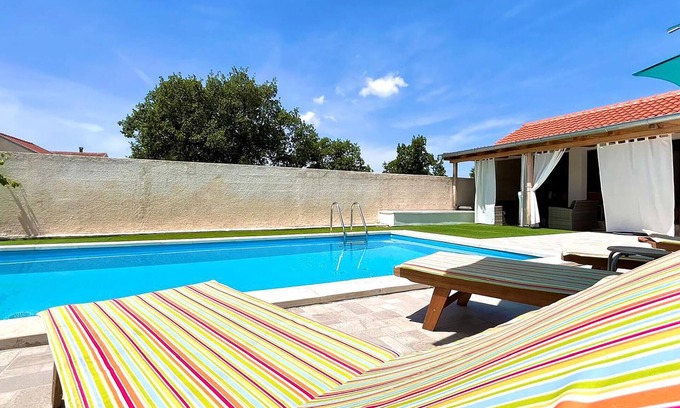 Posedarje House | 4 bedroom pet friendly home in Rupalj