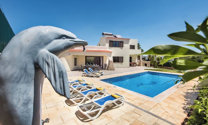 Santa Eulalia Villa | 4 Bedroom Villa Albufeira Center Private Heated Pool (Heated on Request)