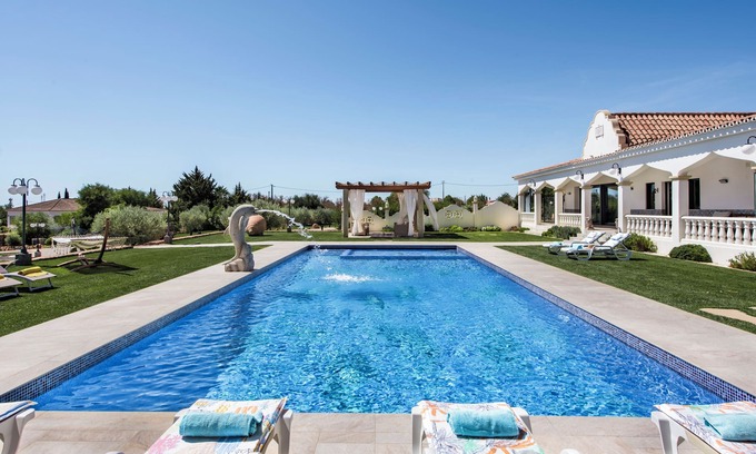 Cerro do Ouro Villa | 4 Bedroom Villa Private Heated Pool+Jacuzzi(both heated on request extra cost)