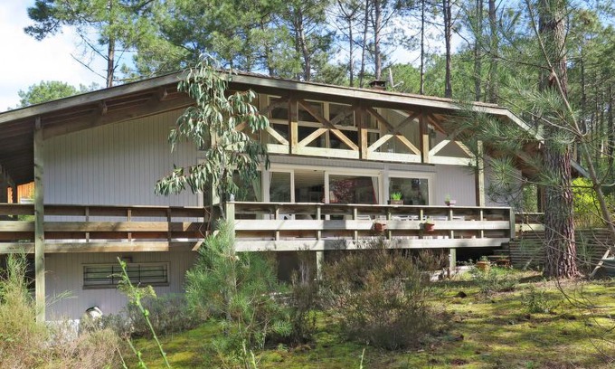Maubuisson Villa | 4 bedroom Villa, sleeps 8 in Maubuisson with Pool and WiFi