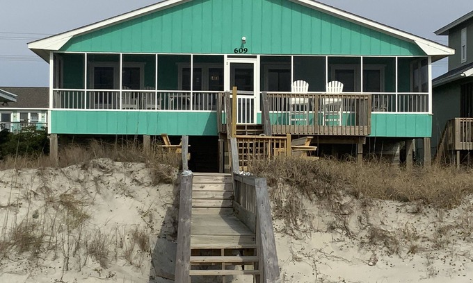 Topsail Beach House | 4 Br/2 Ba Oceanfront In Topsail Beach With Screened Porch