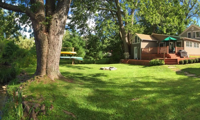 West Stockbridge House | 4 BR home w/beautiful gardens on pond in Berkshires. Walking distance to town.