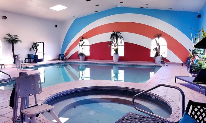 Window Rock Hotel | 4 Comfortable Units with Free Breakfast & Free Parking! W/Indoor Pool & Hot Tub