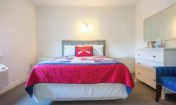 Middletown House | #4 | Comfy Room w/Queen-bed