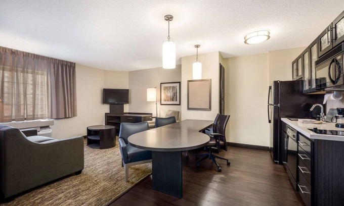 Far North Dallas Apartment | 4 Family-friendly Units with Full Kitchens, Pets Allowed, Onsite Parking