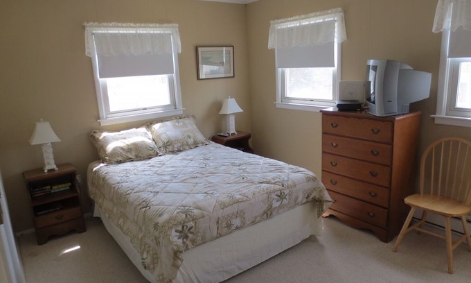 Holgate Apartment | 4 Houses from the Beach