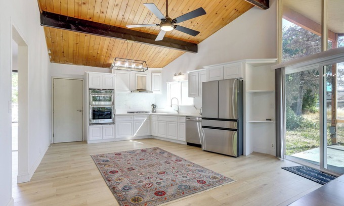 Granite Bay Cottage | 4 Mi to Folsom Lake: Modern Home w/Patio!