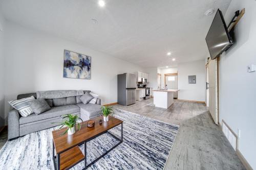 Erie Apartment | 4 Mi to Lake Erie Condo in Golf Community