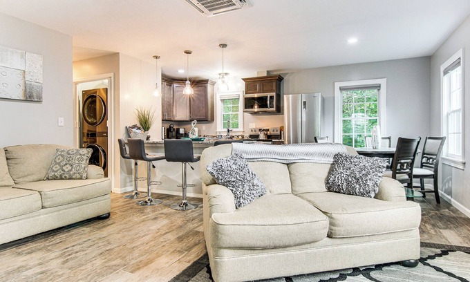 Weaverville House | 4 Mi to Main Street: Petite Weaverville Escape!