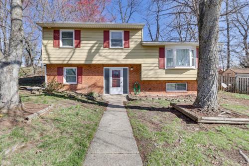 Walker Mill House | 4 Mi to Northwest Stadium Inviting Home!