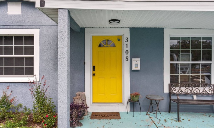 East Tampa Apartment | 4 miles from Downtown Tampa B