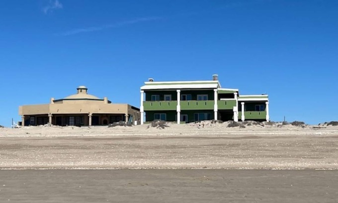 Puerto Penasco House | 4 or 5 Bdrm Beachfront NEW Listing. Spacious, WiFi, AC, sleeps up to 14 in beds
