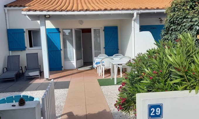 Bretignolles-sur-Mer House | 4-person house in private residence with swimming pool, 600 m from the sea
