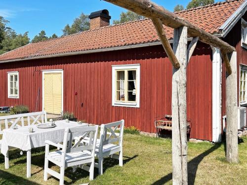Hovmantorp House | 4 person holiday home in FURUBY