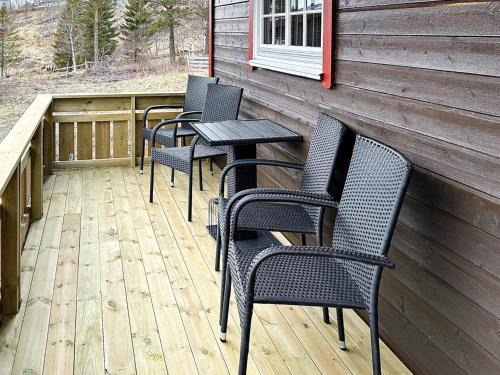 Olden House | 4 person holiday home in Lysøysundet
