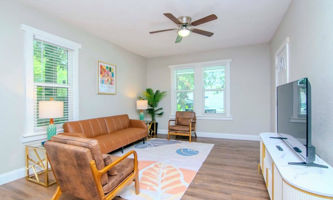 Riverside Heights Apartment | 4 Seasons of Summer in Tampa Heights - Unit 1