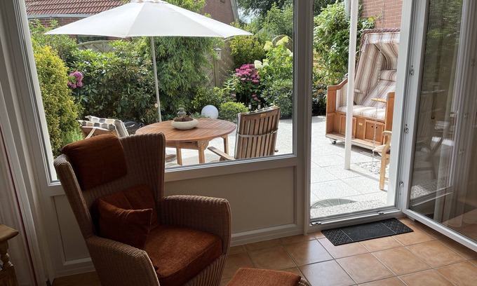 Borkum Apartment | 4-star ground floor apartment, quiet with sun terrace, close to the beach and central