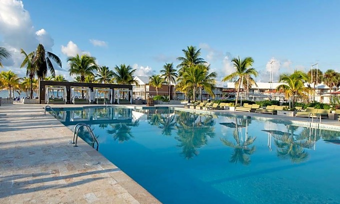 Freeport Hotel | 4-Star Hotel ∙ Viva Wyndham Fortuna Beach - All Inclusive