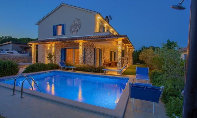Milohnici Villa | 4 * villa with private pool - modern and well equipped