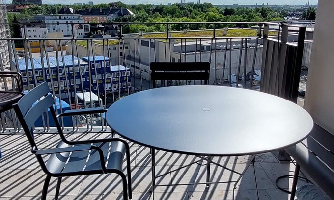 Obere Au Apartment | 4-zimmer Designerwohnung mit Blick Über die Dächer Münchens - R 84