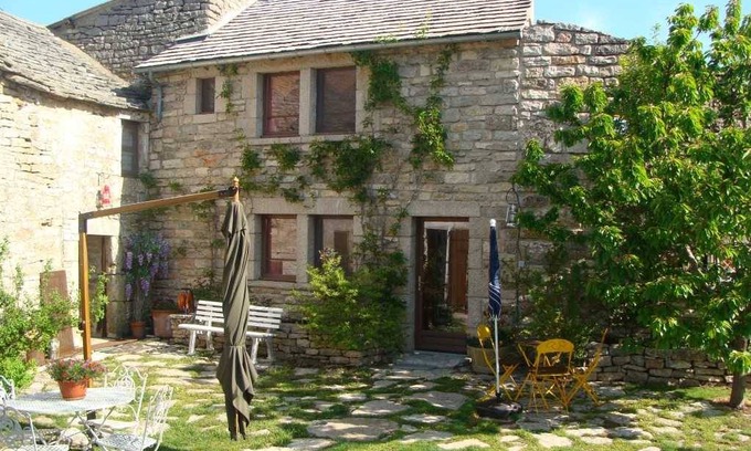 Sainte-Enimie House | 40 m² Gîte ∙ 1 bedroom ∙ 2 guests