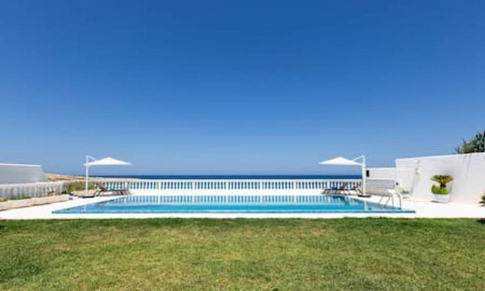 Rafraf House | 400 m² House ∙ 3 bedrooms ∙ 8 guests