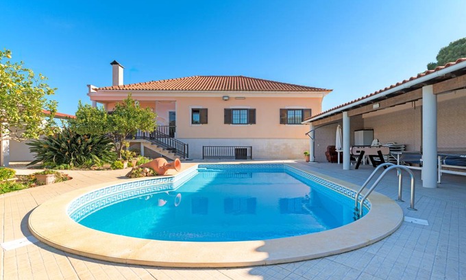 Aldeia de Brescos Villa | 400 m² Villa ∙ 4 bedrooms ∙ 9 guests