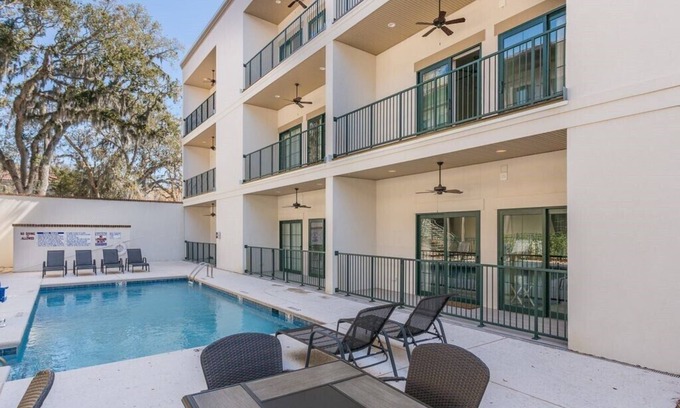 King City Condo | 400 Ocean Suites at the Heart of St.Simons Pier Village