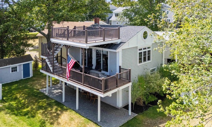 York Beach House | 41 Highland Ave – A Classic Coastal Retreat in the Heart of the Nubble