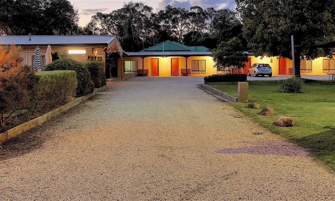 Euroa Hotel | 44 m² Motel ∙ 5 guests